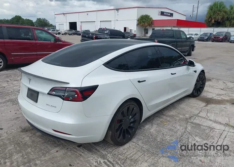 2022 Tesla Model 3 Performance Dual Motor All-Wheel Drive z USA, uszkodzony, nr VIN 5YJ3E1EC4NF105673